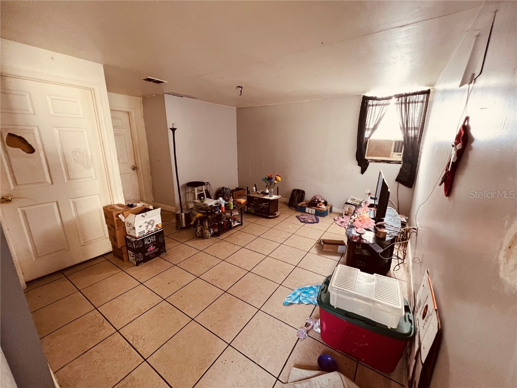 2734 53rd Avenue N Saint Petersburg FL 33714 U8175808 image11