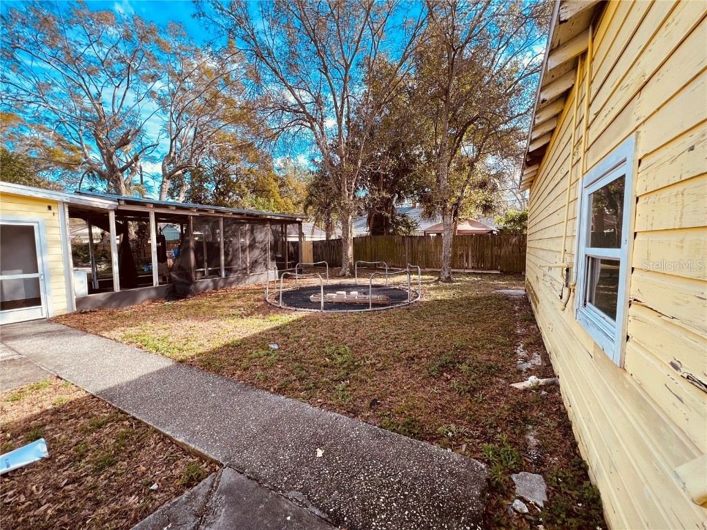 2734 53rd Avenue N Saint Petersburg FL 33714 U8175808 image17