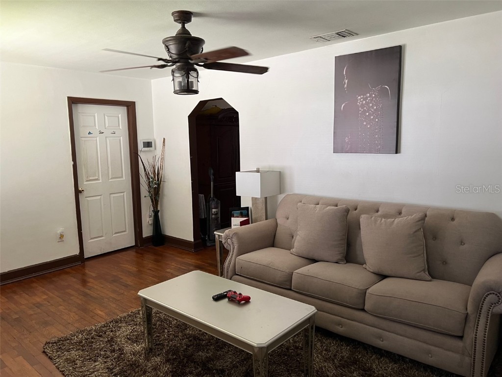 2734 53rd Avenue N Saint Petersburg FL 33714 U8175808 image4