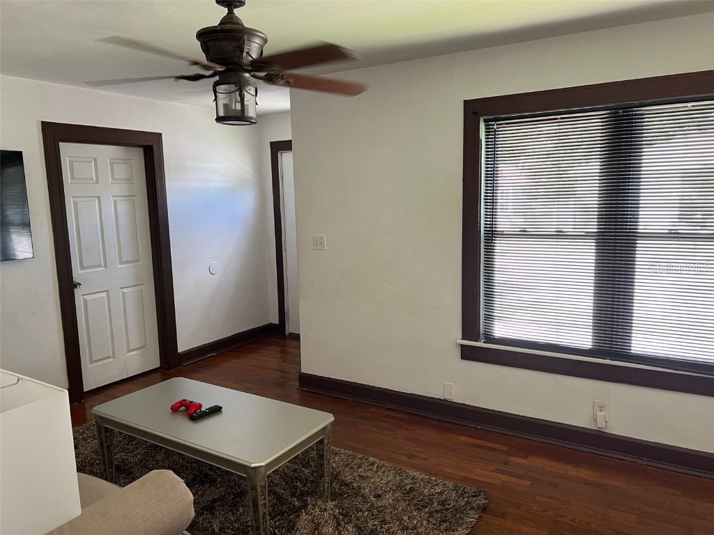 2734 53rd Avenue N Saint Petersburg FL 33714 U8175808 image5