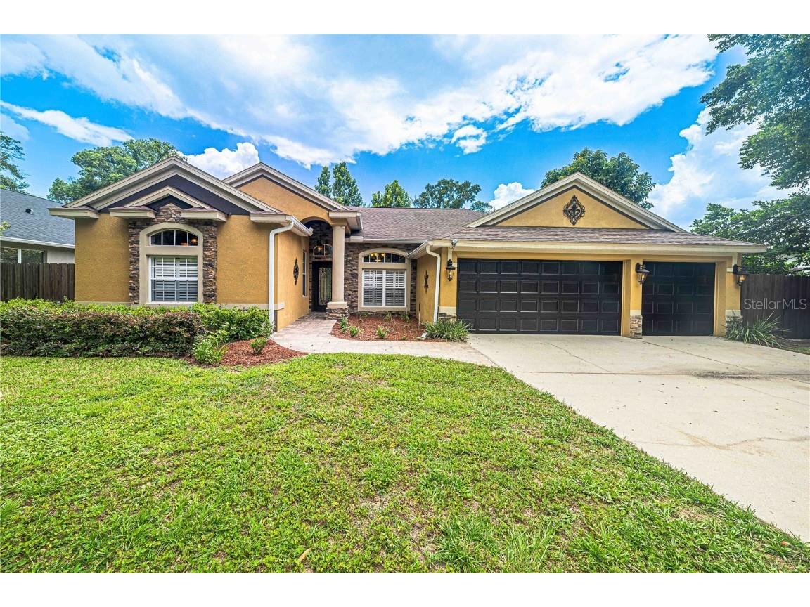 2734 Mendelin Street Apopka FL 32703 V4937554 image1