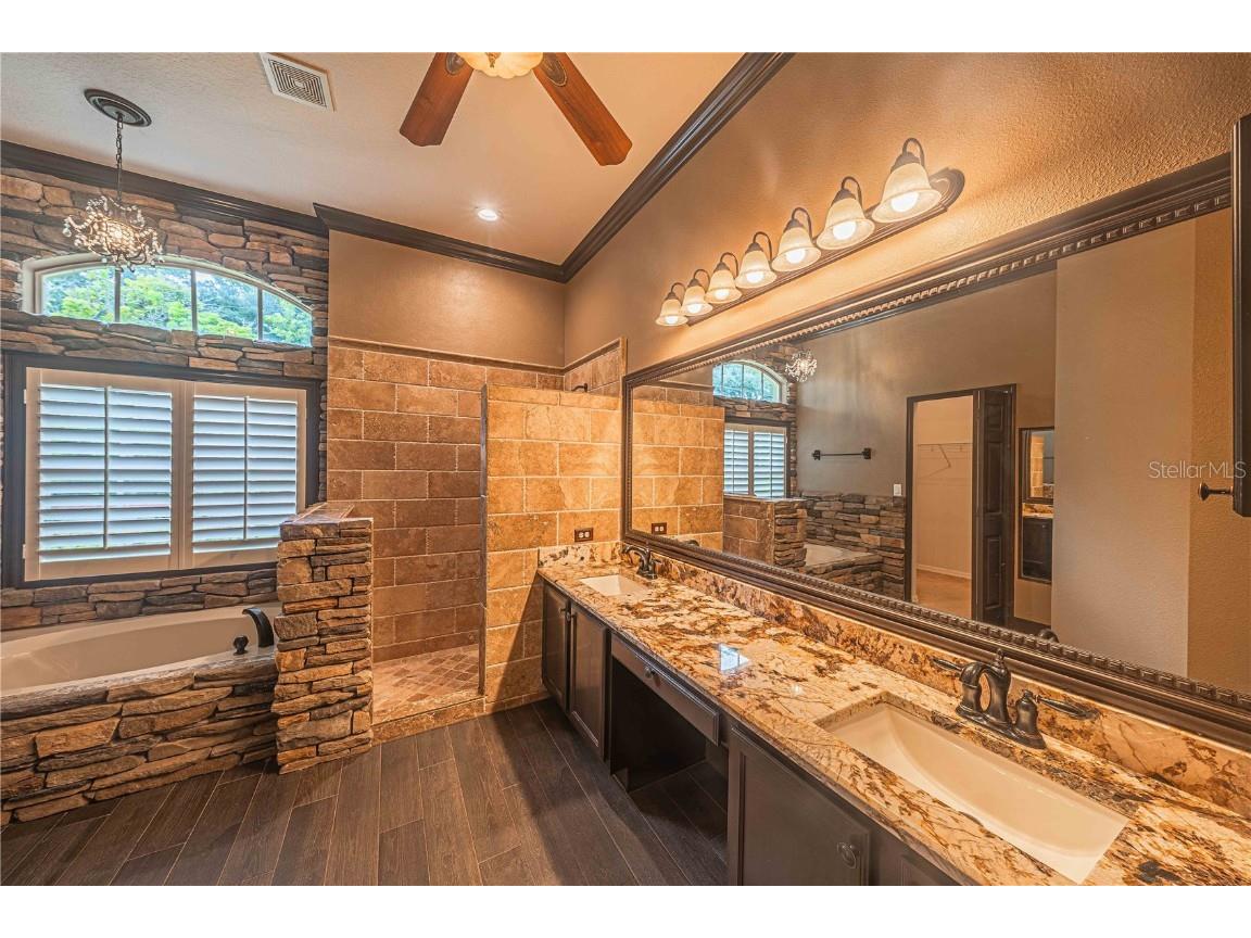 2734 Mendelin Street Apopka FL 32703 V4937554 image14