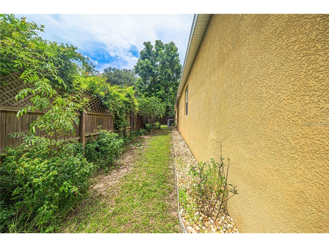 2734 Mendelin Street Apopka FL 32703 V4937554 image40