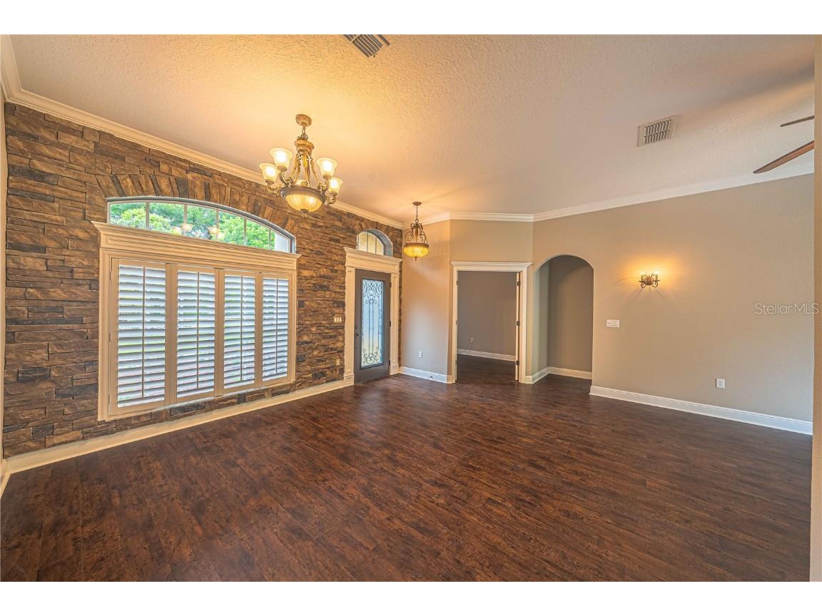 2734 Mendelin Street Apopka FL 32703 V4937554 image9