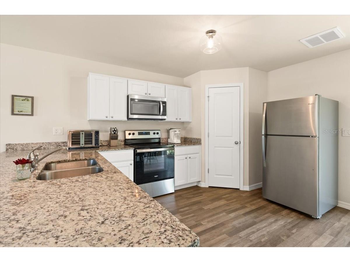 2737 E Price Boulevard North Port FL 34288 A4696625 image8