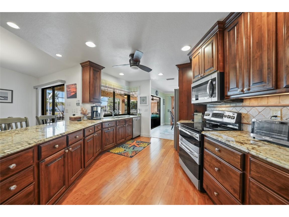 2737 Saint Thomas Drive Punta Gorda FL 33950 - SAN MATEO CANAL C7519650 image14