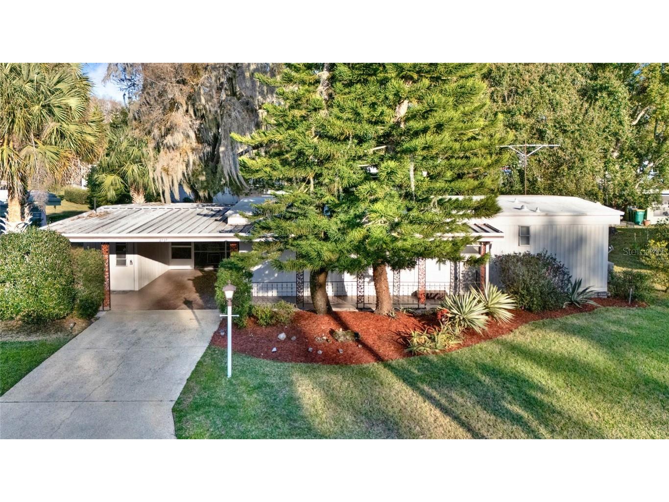 2737 Vindale Road Tavares FL 32778 - HARRIS CHAIN OF LAKES G5078989 image1