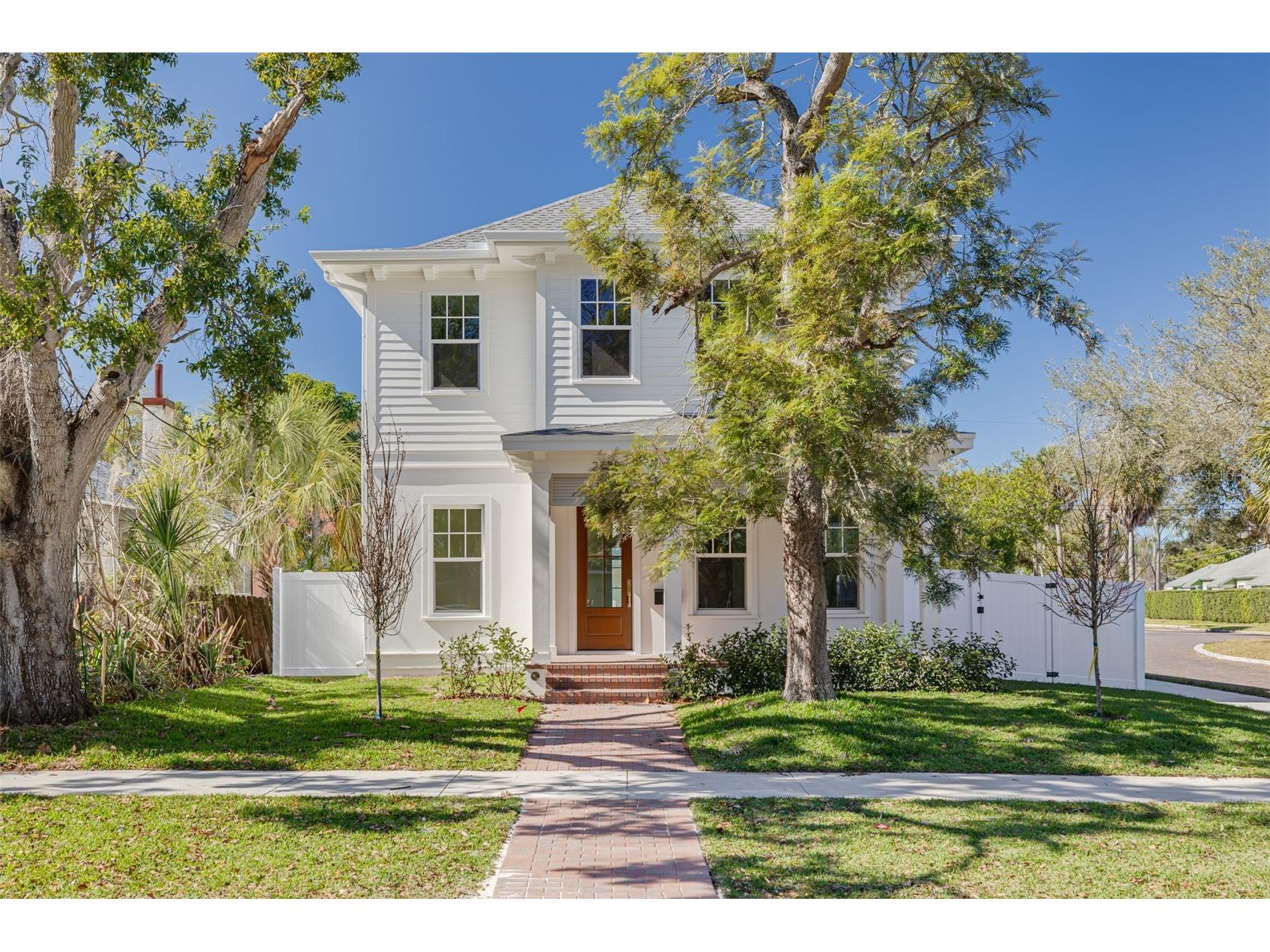 2738 11th Street N Saint Petersburg FL 33704 TB8467429 image1