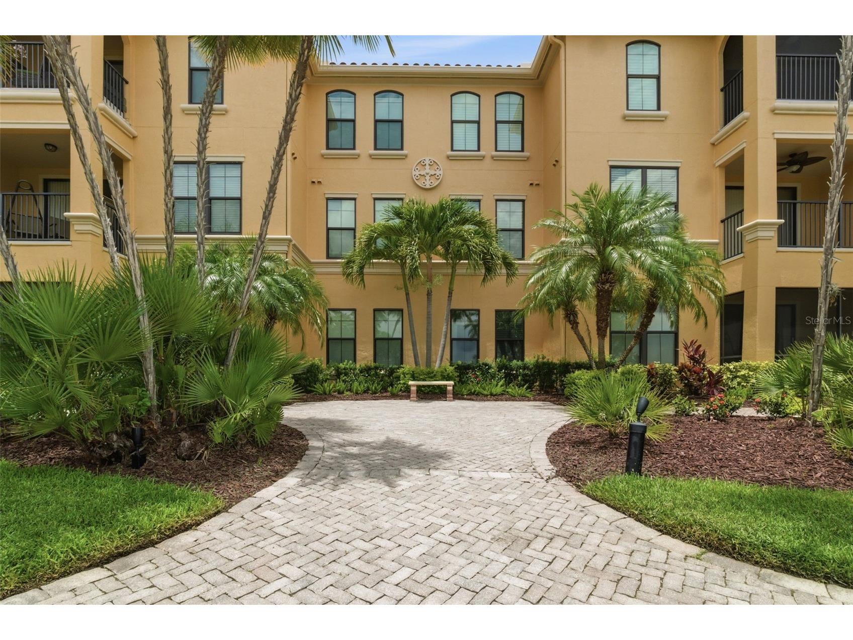 2739 Via Capri #1014 Clearwater FL 33764 - TAMPA BAY TB8514974 image1