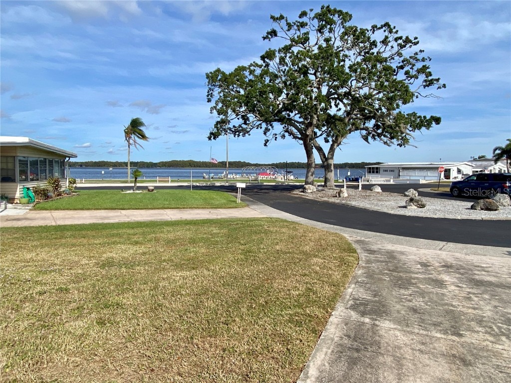 274 Beach Court #42 Palm Harbor FL 34684 - LAKE TARPON TB8451609 image2