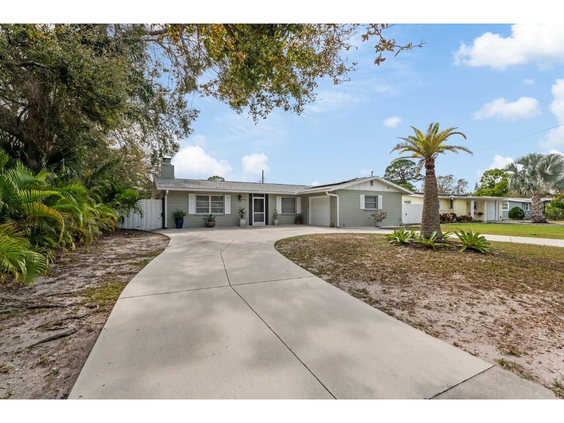 2740 Belvoir Boulevard Sarasota FL 34237 A4600006 image1
