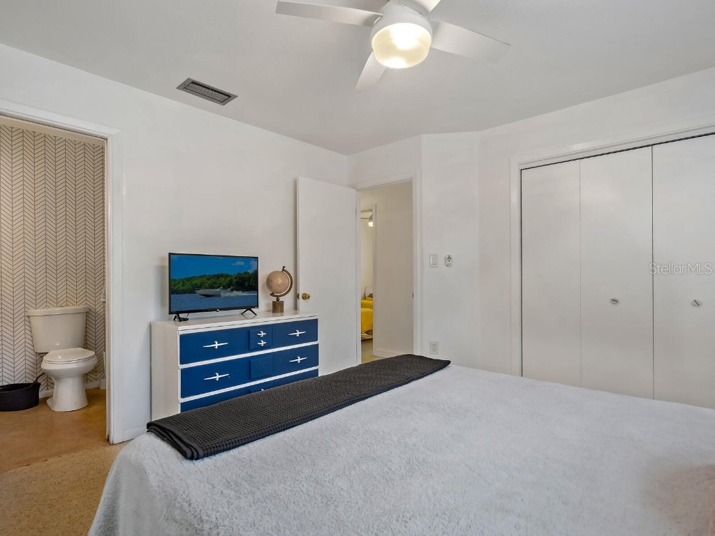 2740 Bruce Lane Sarasota FL 34237 A4673357 image18