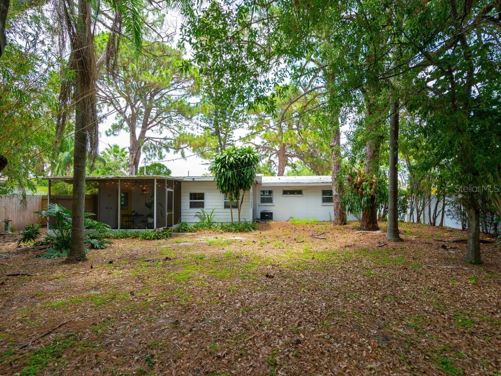 2740 Bruce Lane Sarasota FL 34237 A4673357 image32