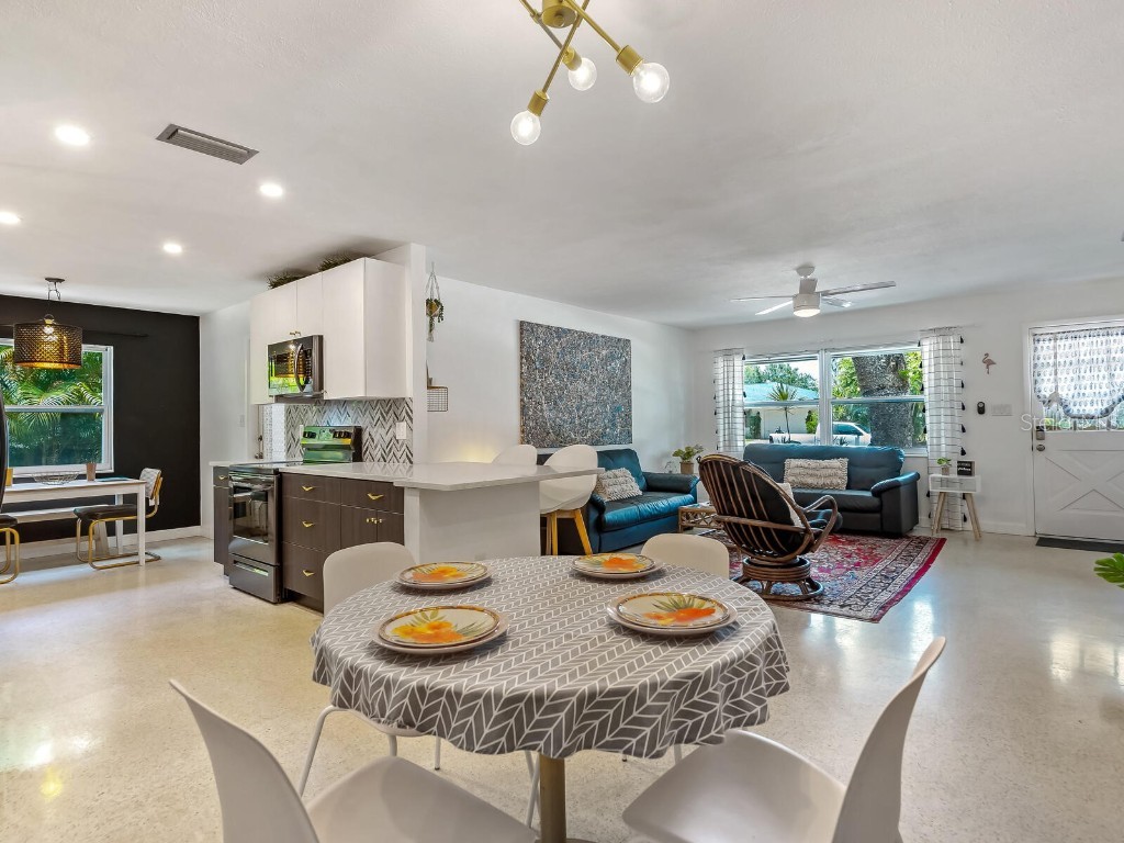 2740 Bruce Lane Sarasota FL 34237 A4673357 image7