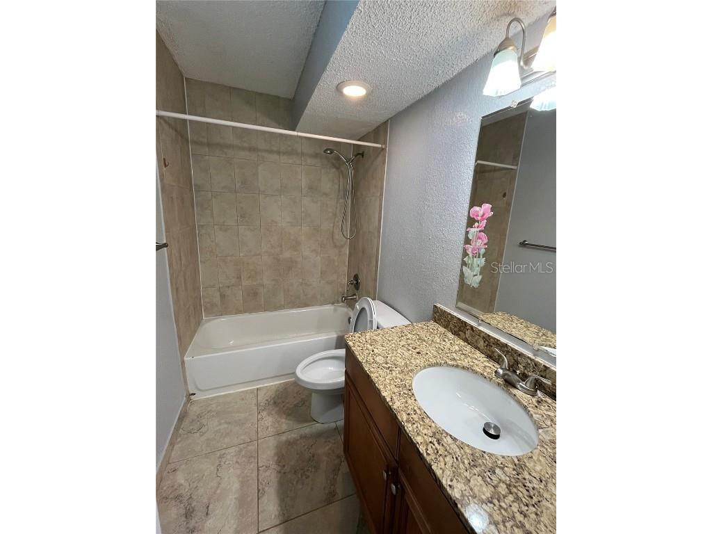 2740 Coconut Bay Lane #316 (1F) Sarasota FL 34237 A4670554 image9