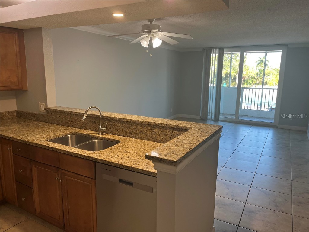 2740 Coconut Bay Lane #3210 (2J) Sarasota FL 34237 A4672567 image2