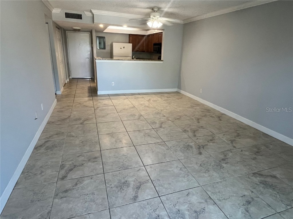 2740 Coconut Bay Lane #3210 (2J) Sarasota FL 34237 A4672567 image4