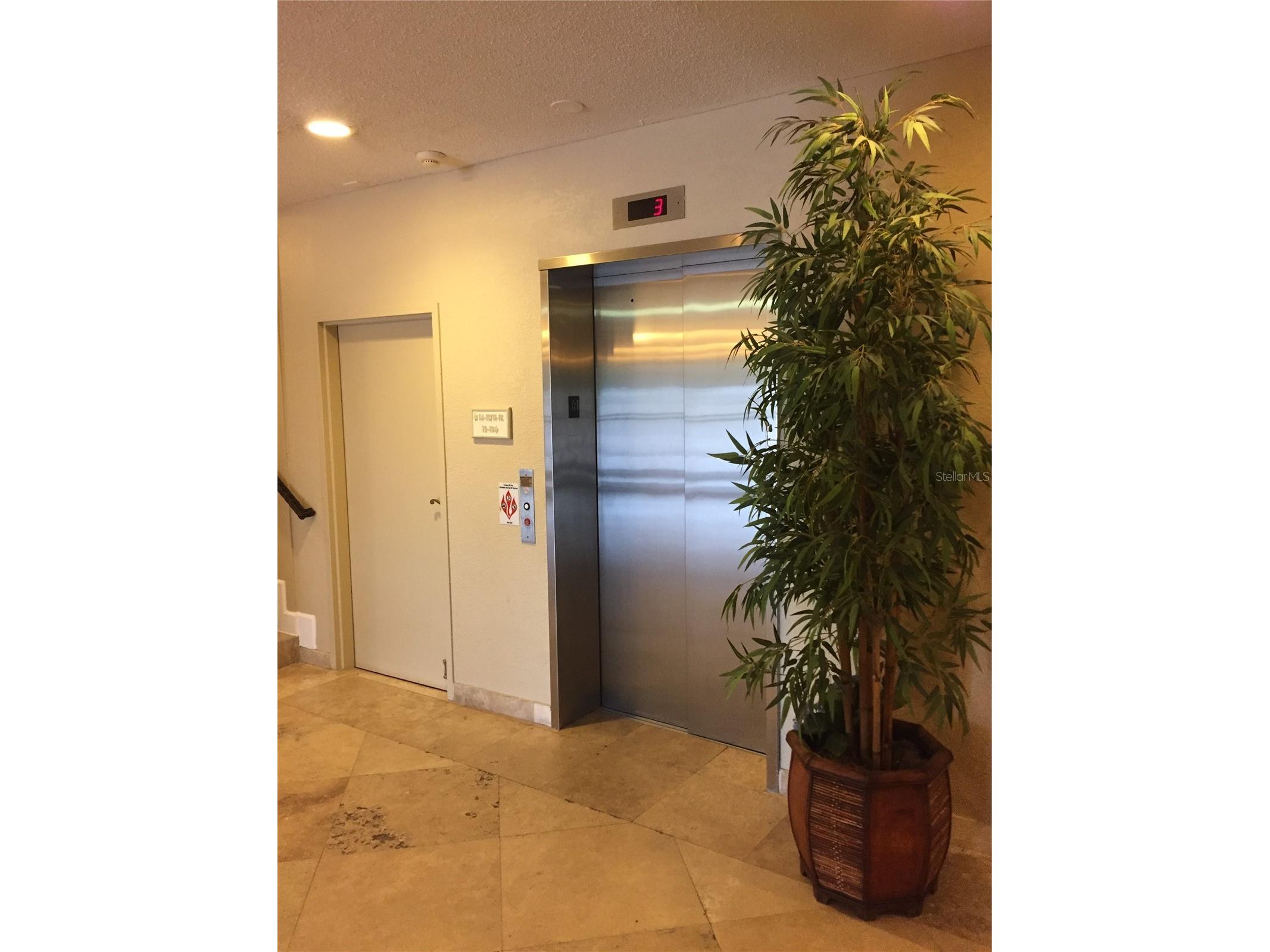 2740 Coconut Bay Ln Lane #317 Sarasota FL 34237 A4689184 image25