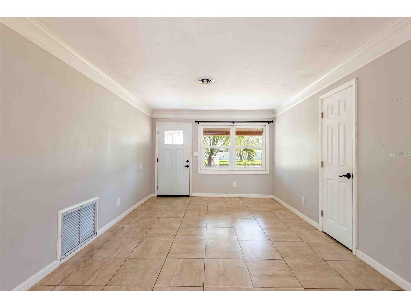 2741 37th Street S Saint Petersburg FL 33711 TB8499511 image4