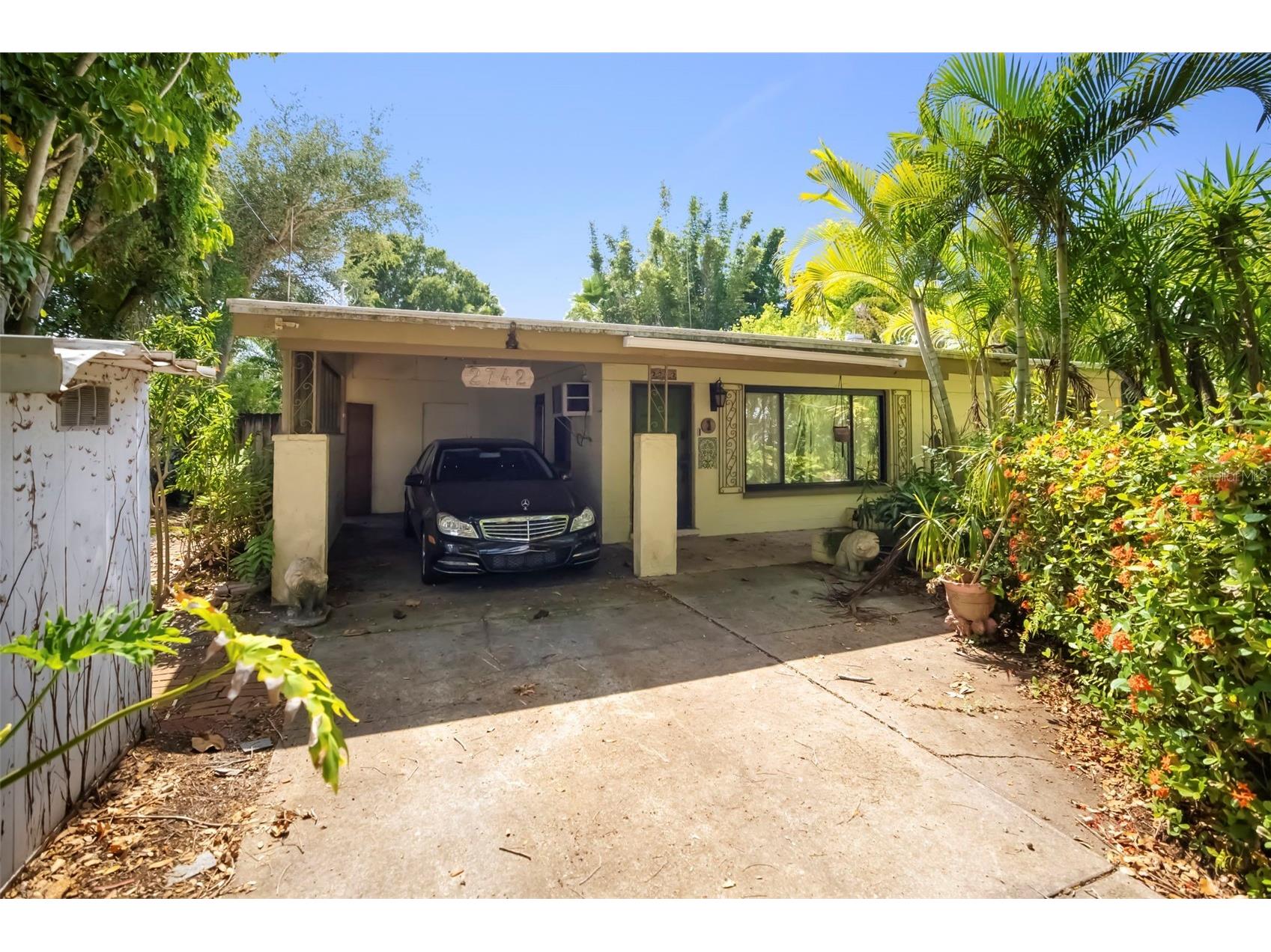 2742 S East Avenue Sarasota FL 34239 A4692545 image1