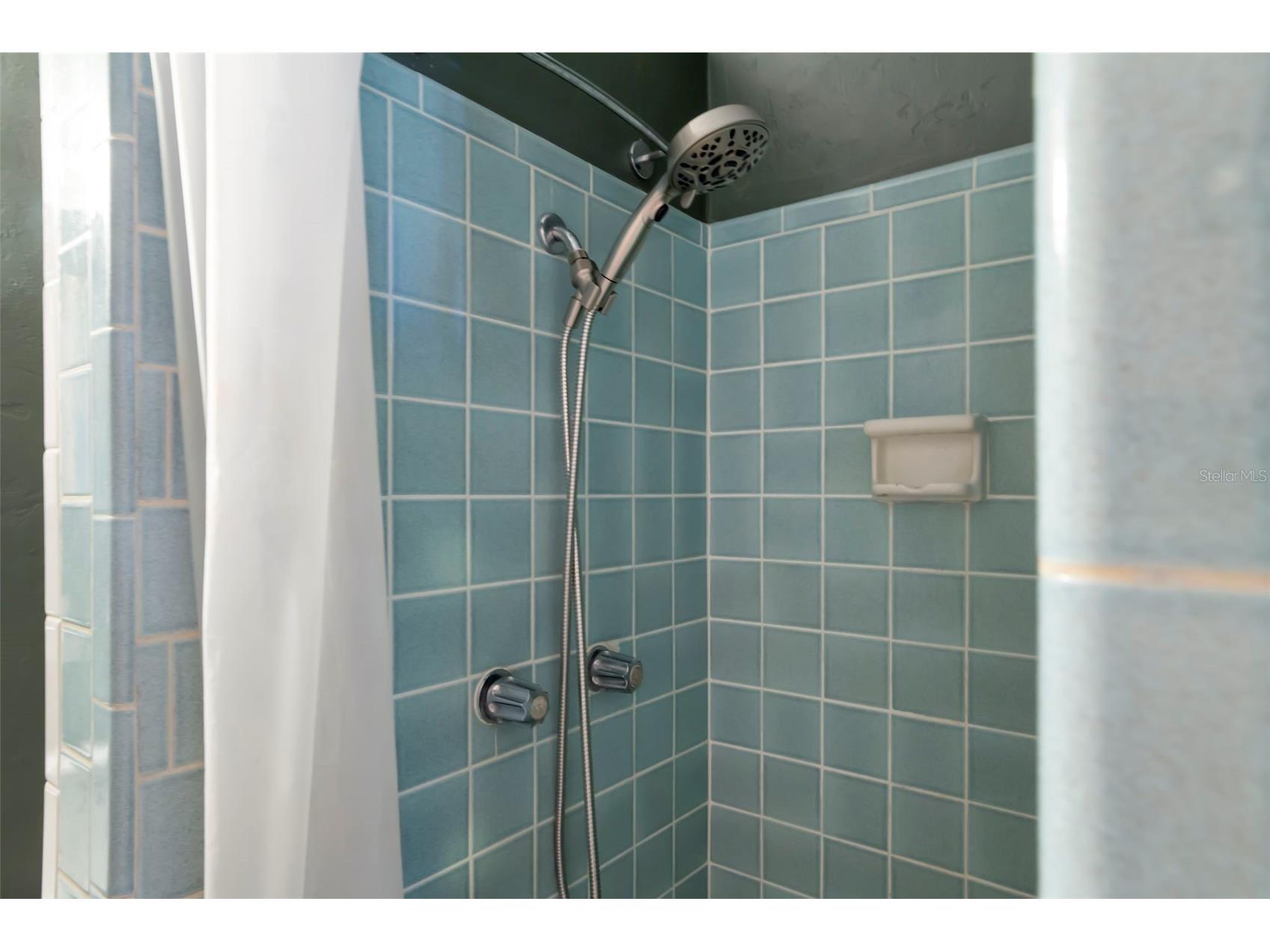 2742 S East Avenue Sarasota FL 34239 A4692545 image19