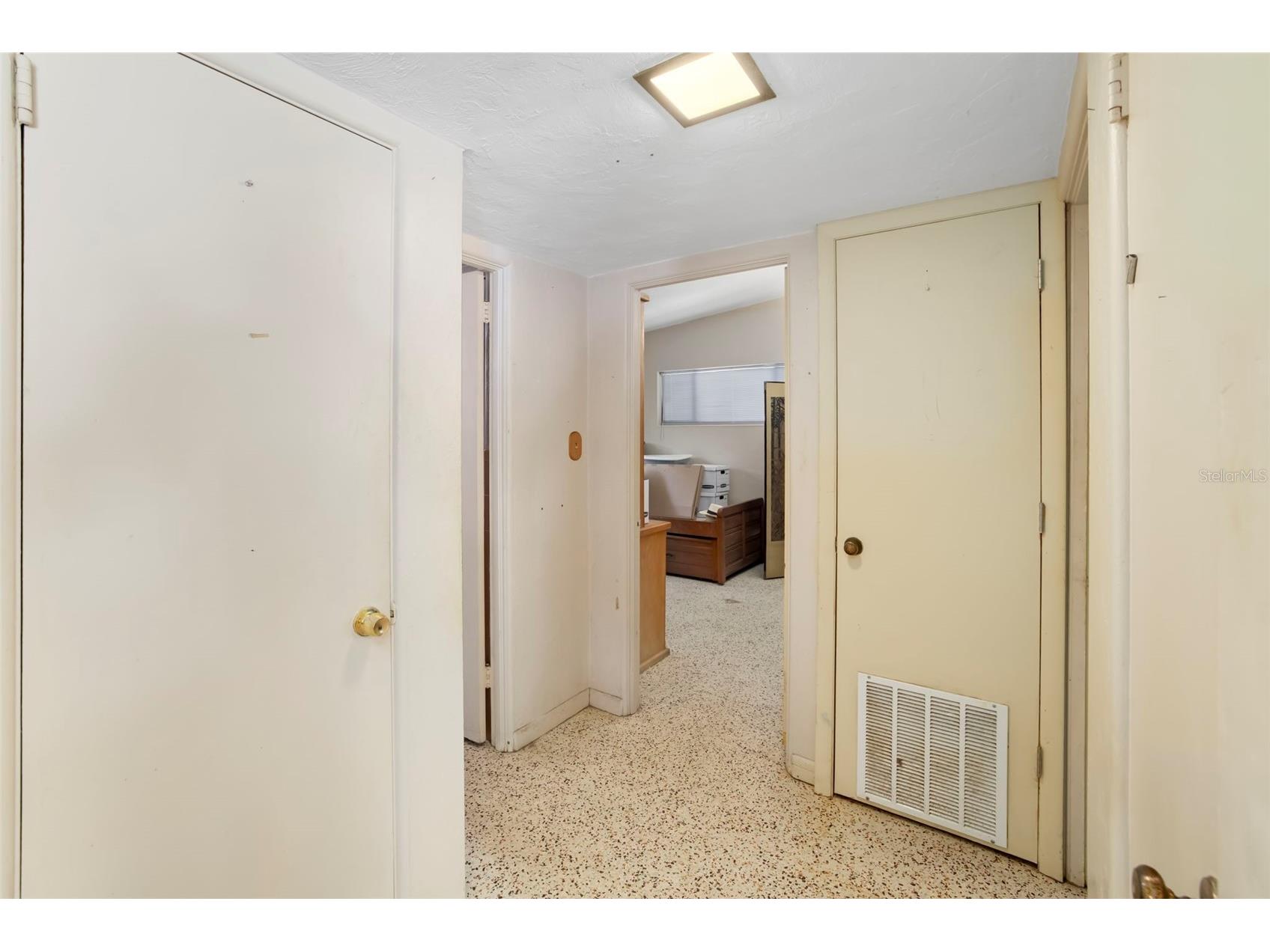 2742 S East Avenue Sarasota FL 34239 A4692545 image20