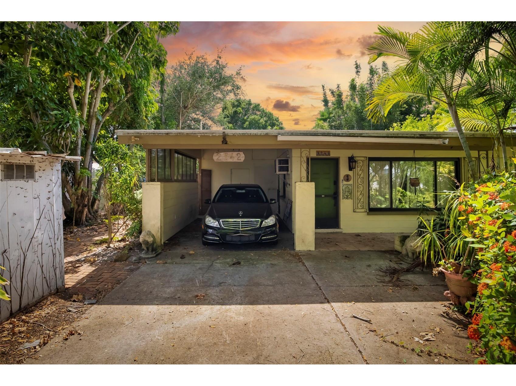 2742 S East Avenue Sarasota FL 34239 A4692545 image3