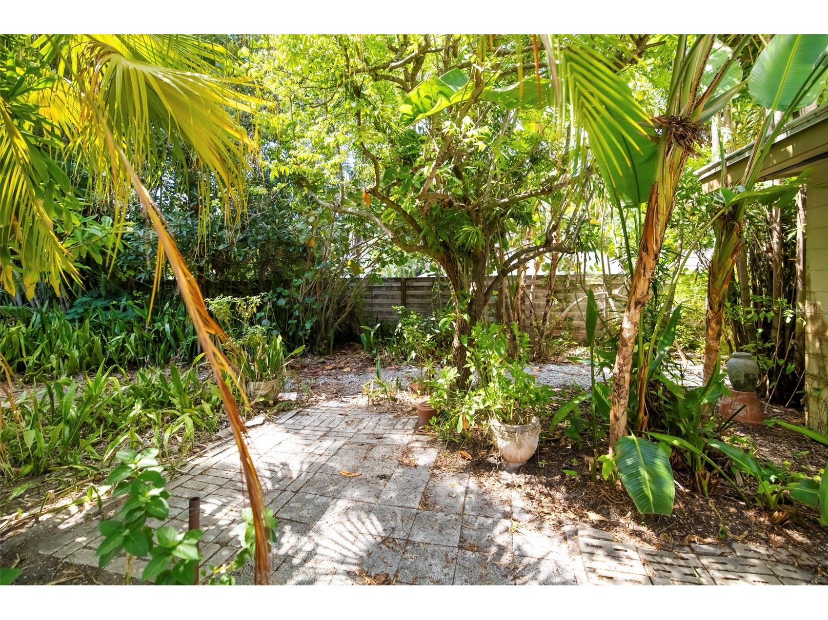 2742 S East Avenue Sarasota FL 34239 A4692545 image37
