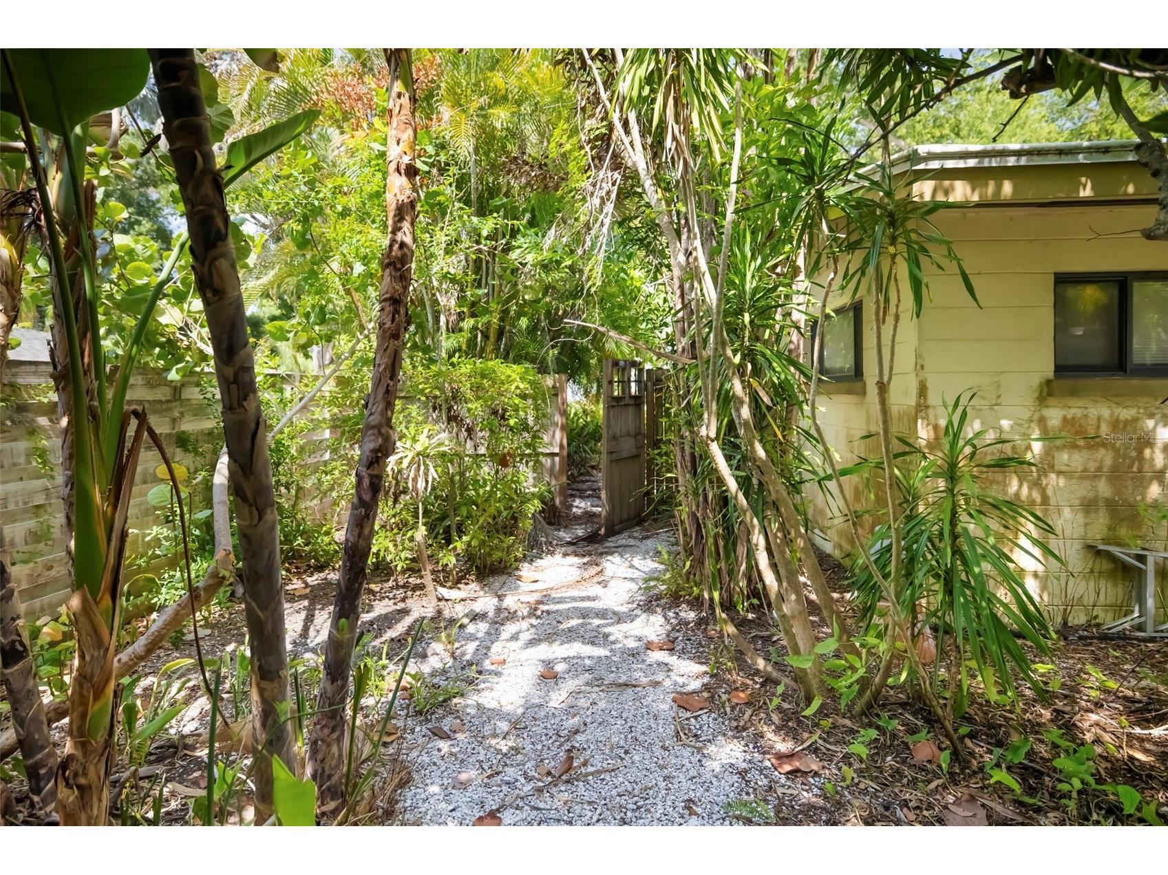 2742 S East Avenue Sarasota FL 34239 A4692545 image38