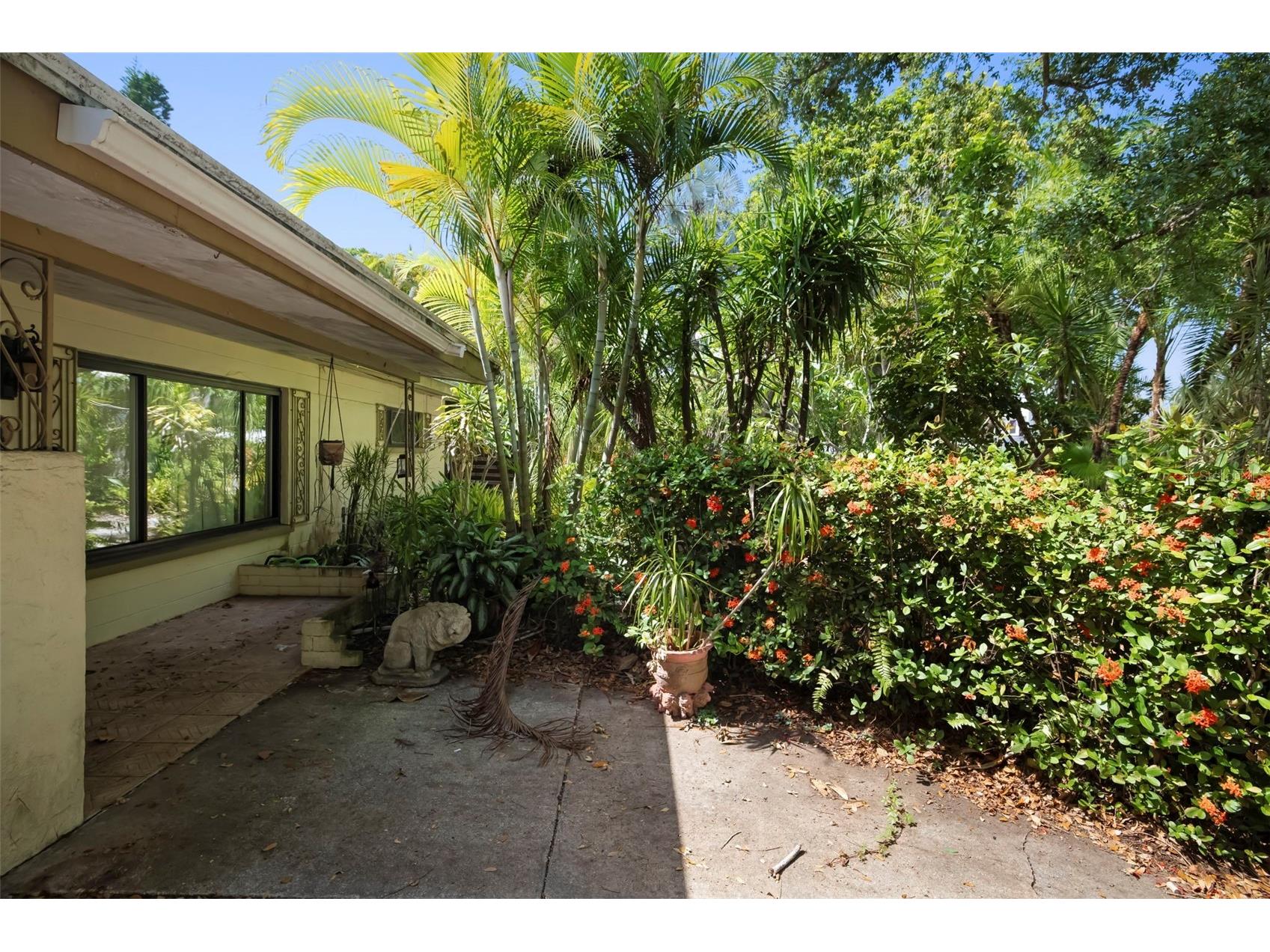 2742 S East Avenue Sarasota FL 34239 A4692545 image40