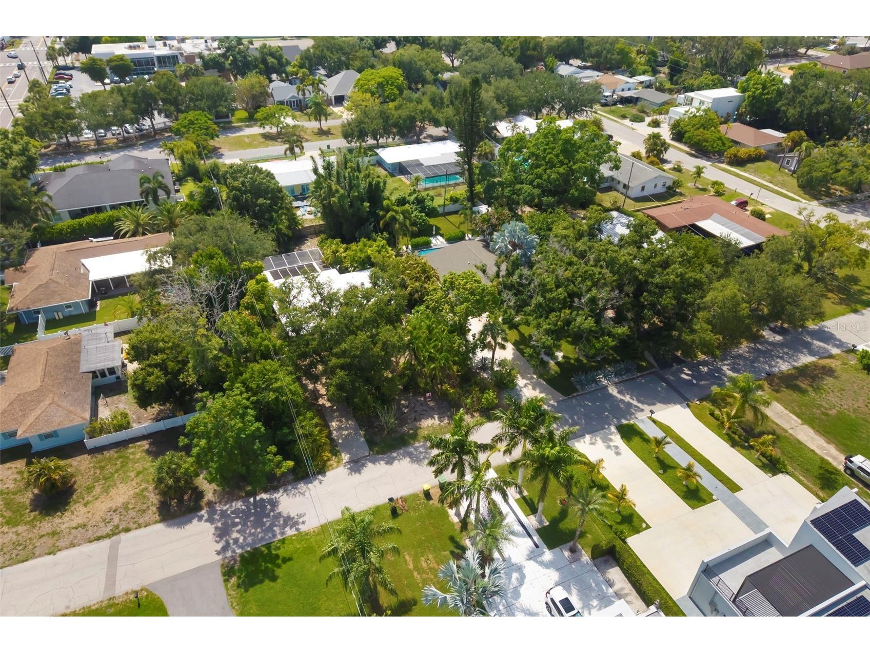 2742 S East Avenue Sarasota FL 34239 A4692545 image45