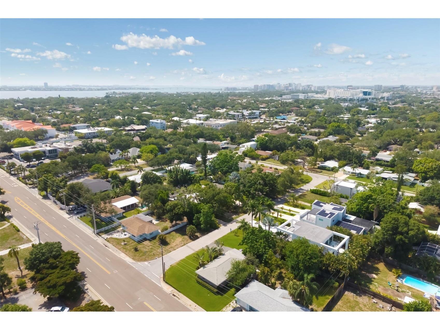 2742 S East Avenue Sarasota FL 34239 A4692545 image52