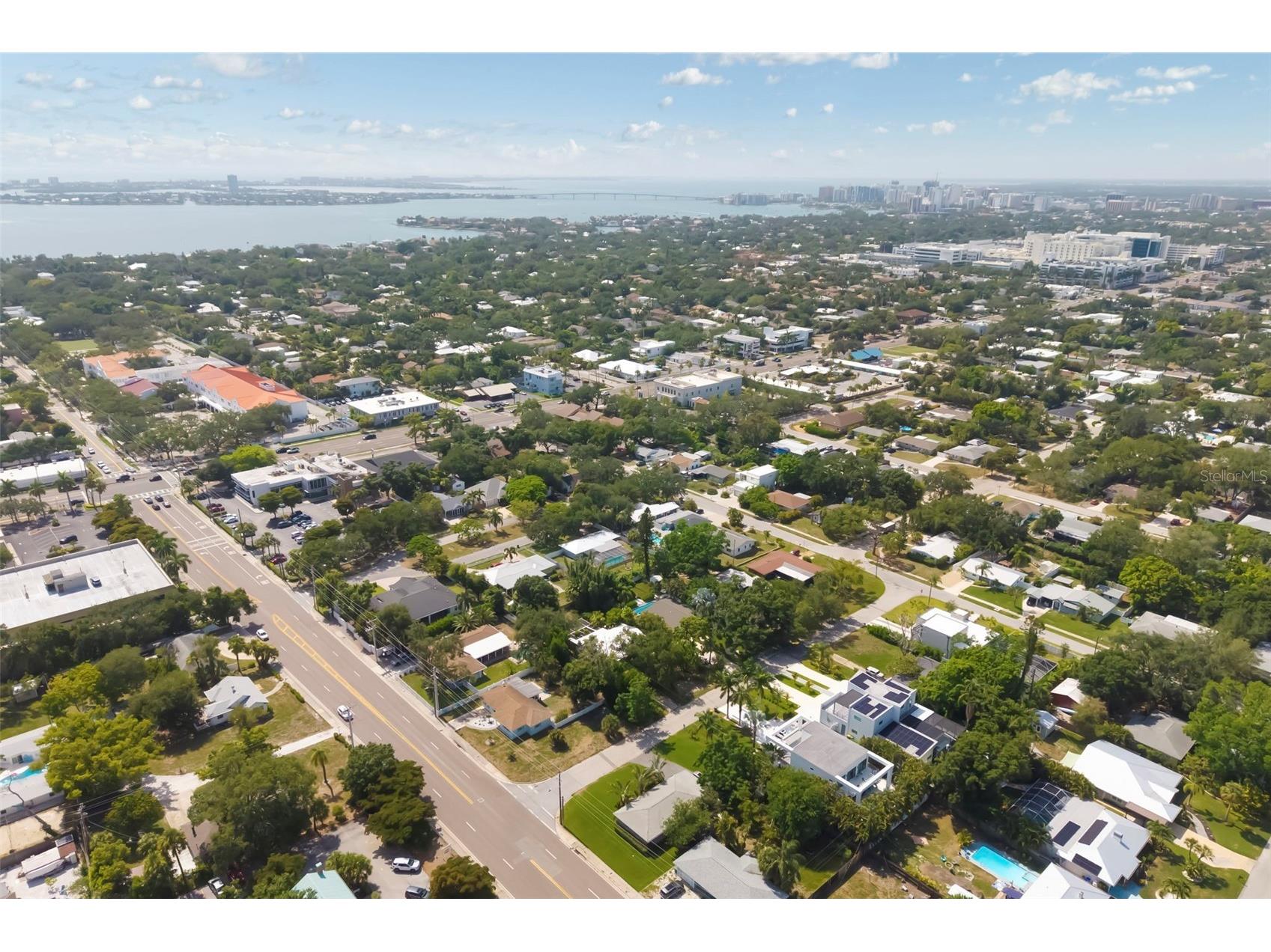 2742 S East Avenue Sarasota FL 34239 A4692545 image53