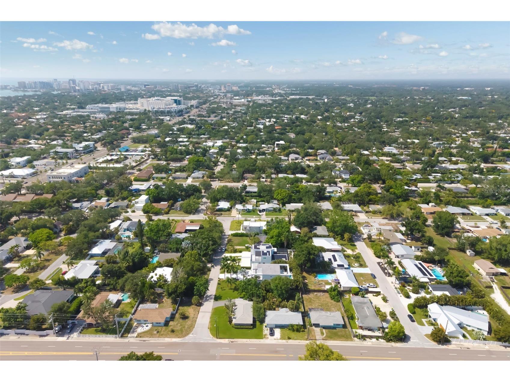 2742 S East Avenue Sarasota FL 34239 A4692545 image54