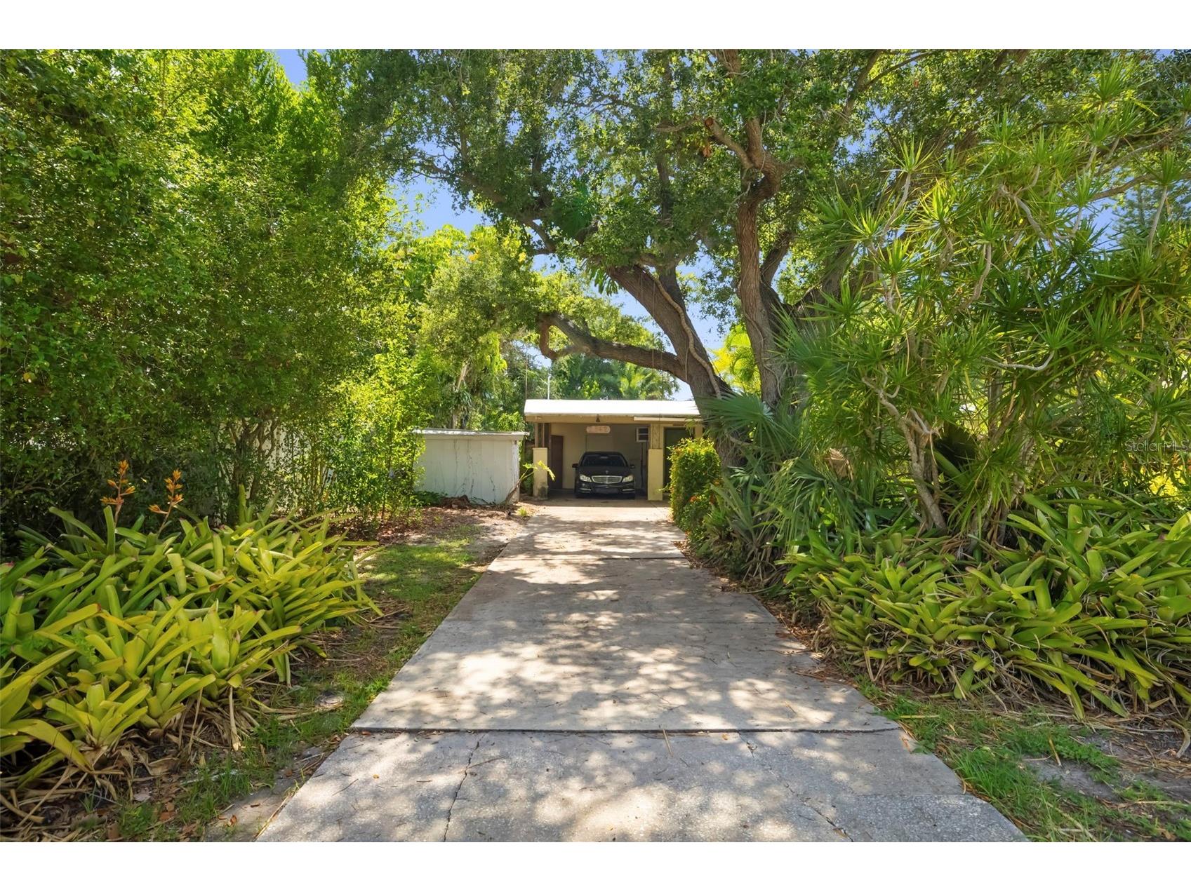 2742 S East Avenue Sarasota FL 34239 A4692545 image6