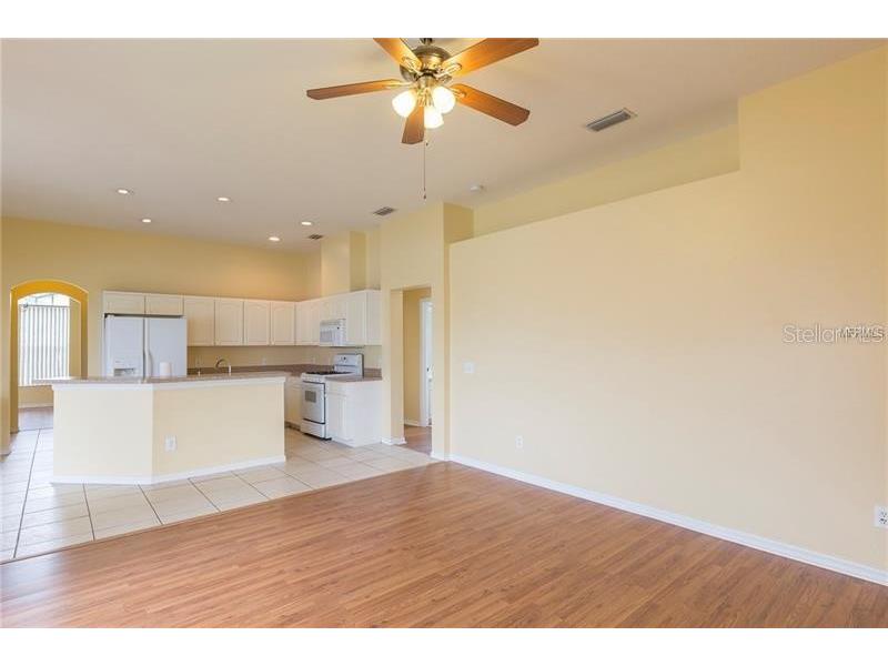 2743 Abbey Grove Drive Valrico FL 33594 TB8428210 image3