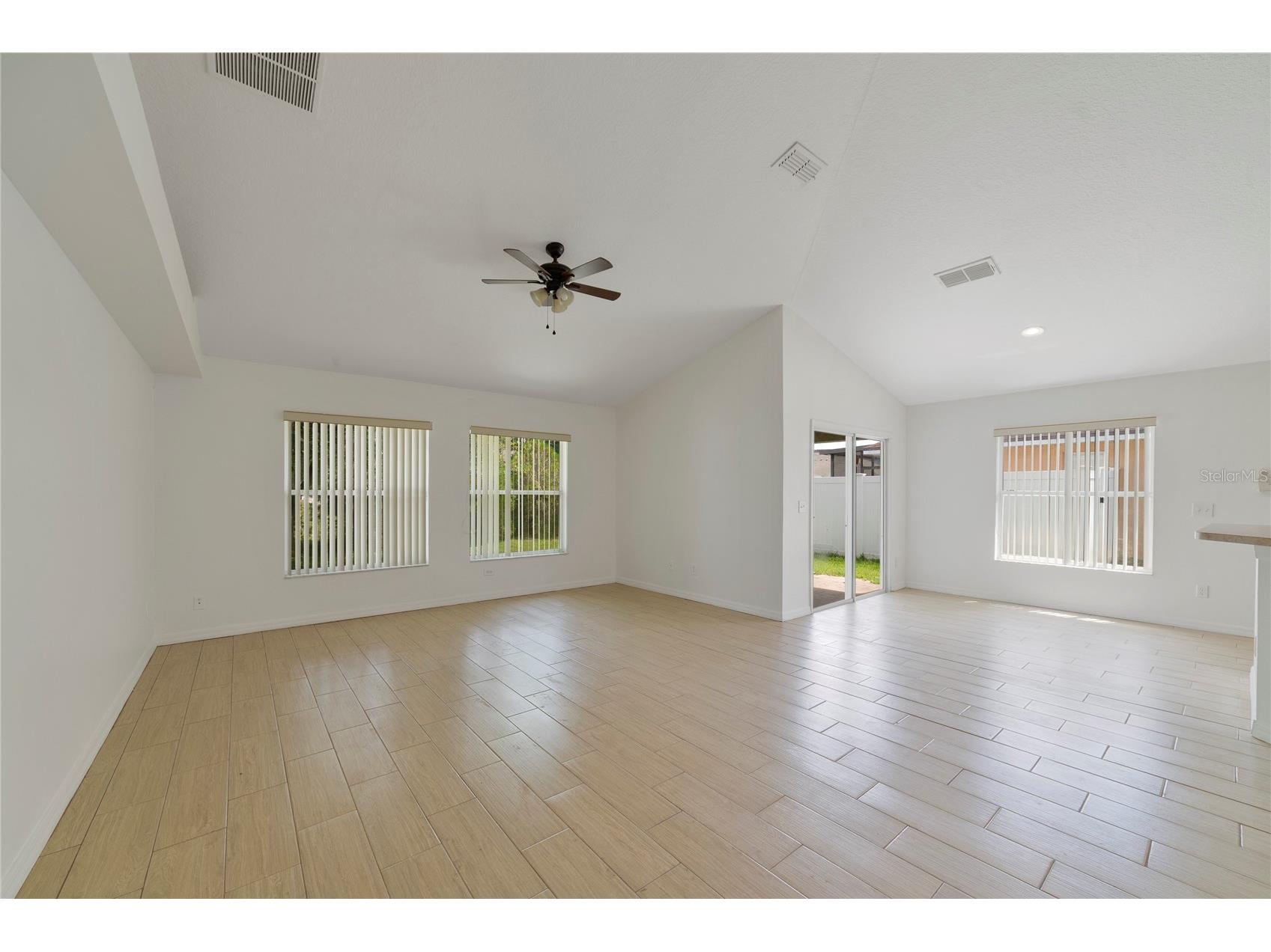 2743 Eagle Canyon Drive S Kissimmee FL 34746 O6419219 image4