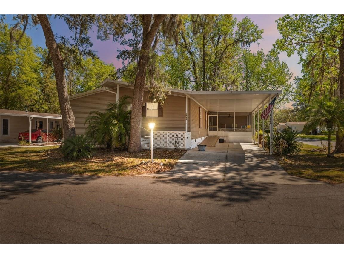 2743 Kingswood Circle Brooksville FL 34604 W7873763 image1