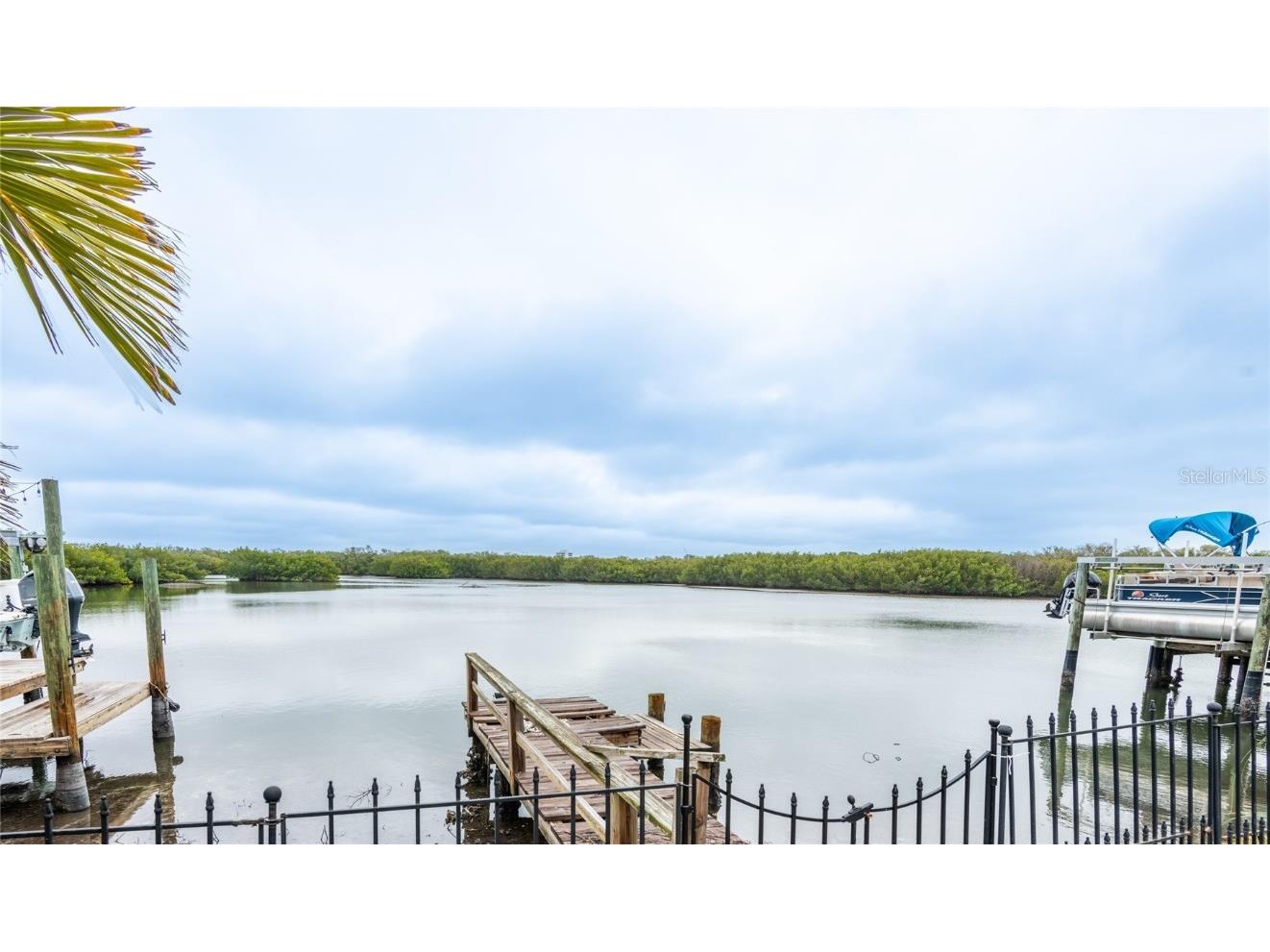 2744 45th Street S Gulfport FL 33711 - CLAM BAYOU TB8338935 image1