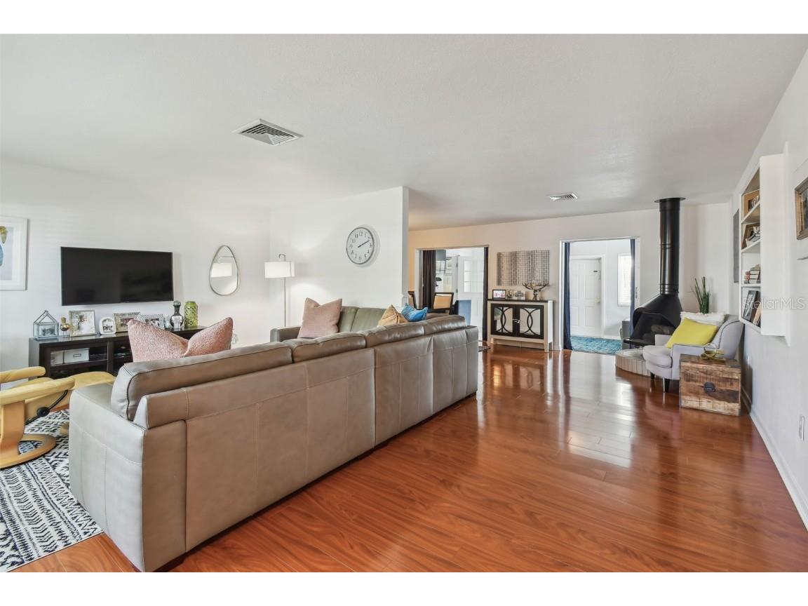 2744 68th Avenue S Saint Petersburg FL 33712 TB8445245 image5