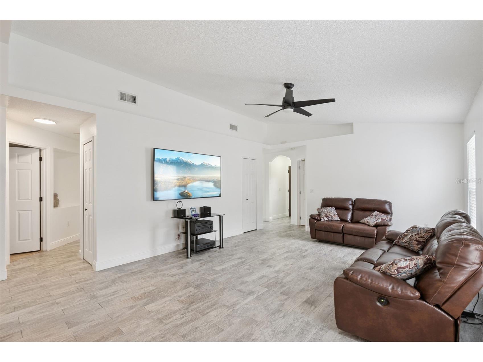 2744 Palm Isle Way Orlando FL 32829 O6409069 image3