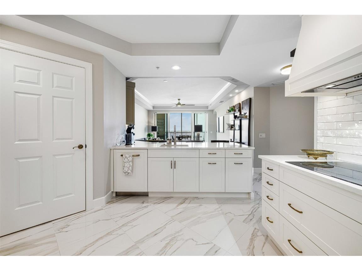 2745 1st Street #1402 Fort Myers FL 33916 - CALOOSAHATCHEE RIVER C7507851 image5