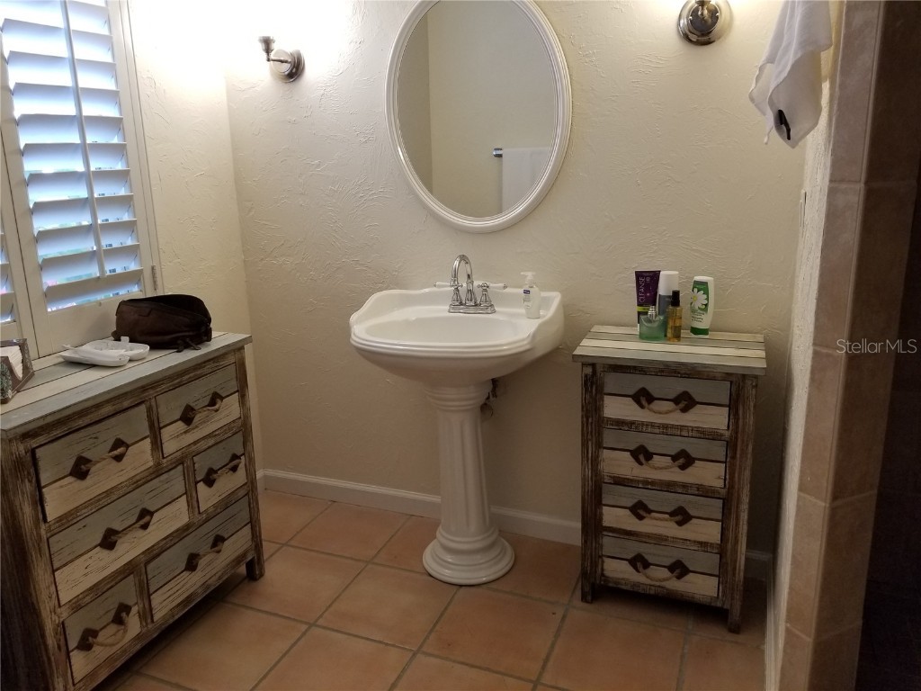 2745 Cardwell Way Sarasota FL 34231 A4651921 image18