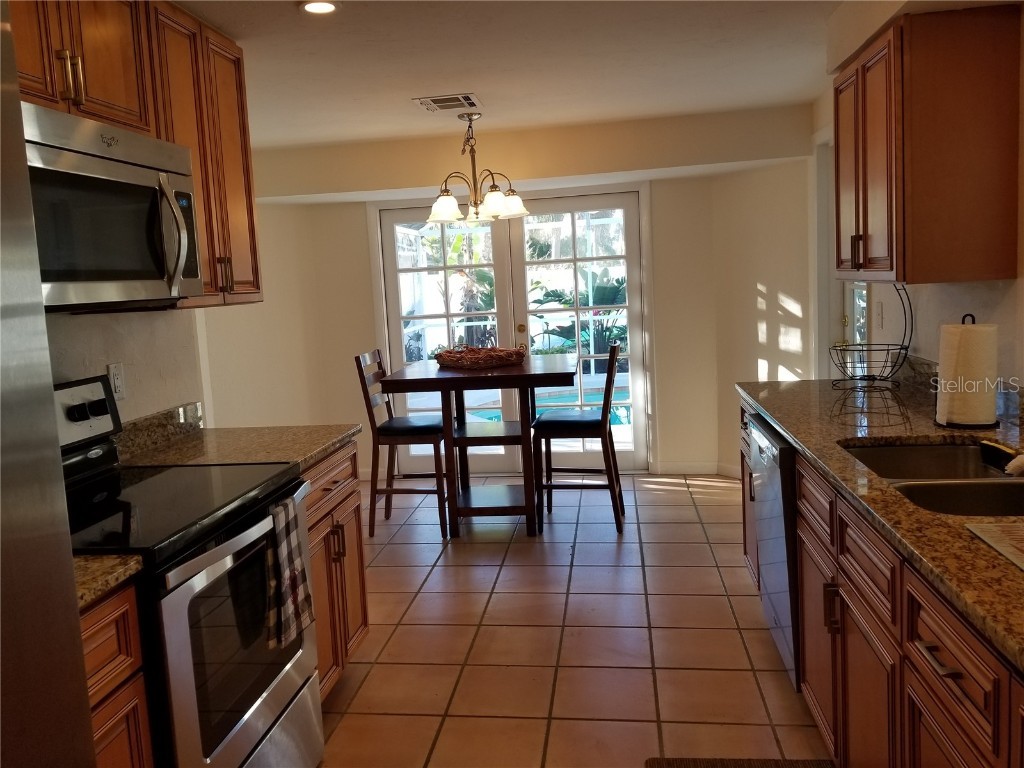 2745 Cardwell Way Sarasota FL 34231 A4651921 image8