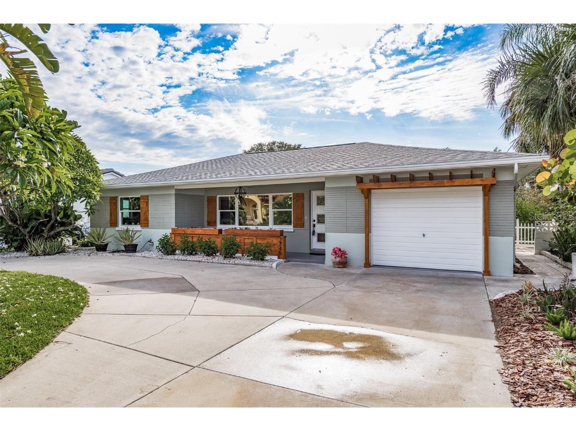 2745 Hibiscus Drive W Belleair Beach FL 33786 U8201669 image1