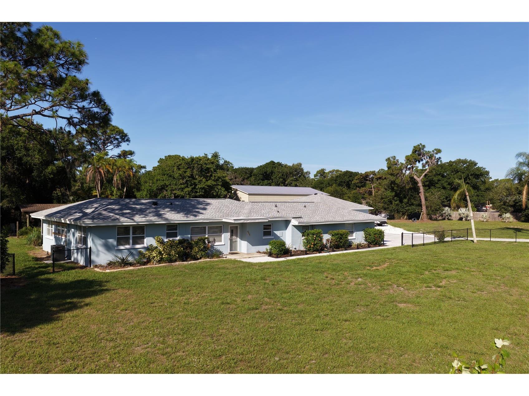 2746 53rd Street Sarasota FL 34234 A4696132 image2