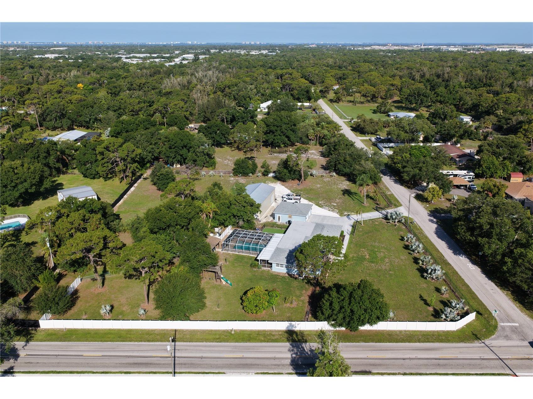 2746 53rd Street Sarasota FL 34234 A4696132 image42