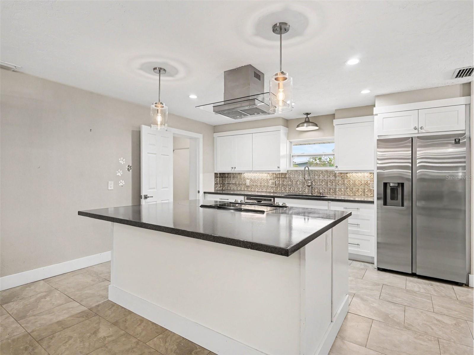 2746 Hibiscus Street Sarasota FL 34239 O6404525 image15
