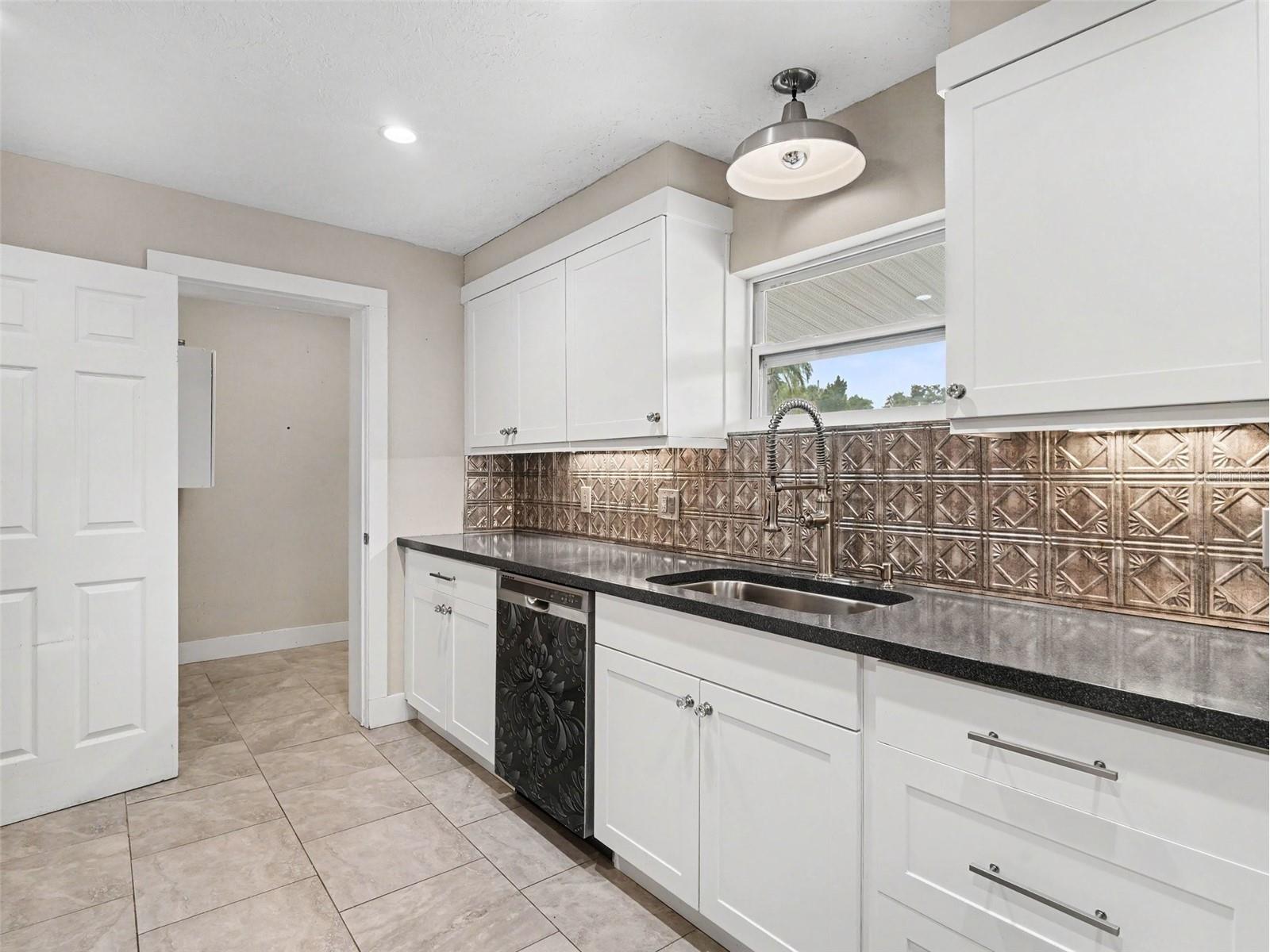 2746 Hibiscus Street Sarasota FL 34239 O6404525 image17