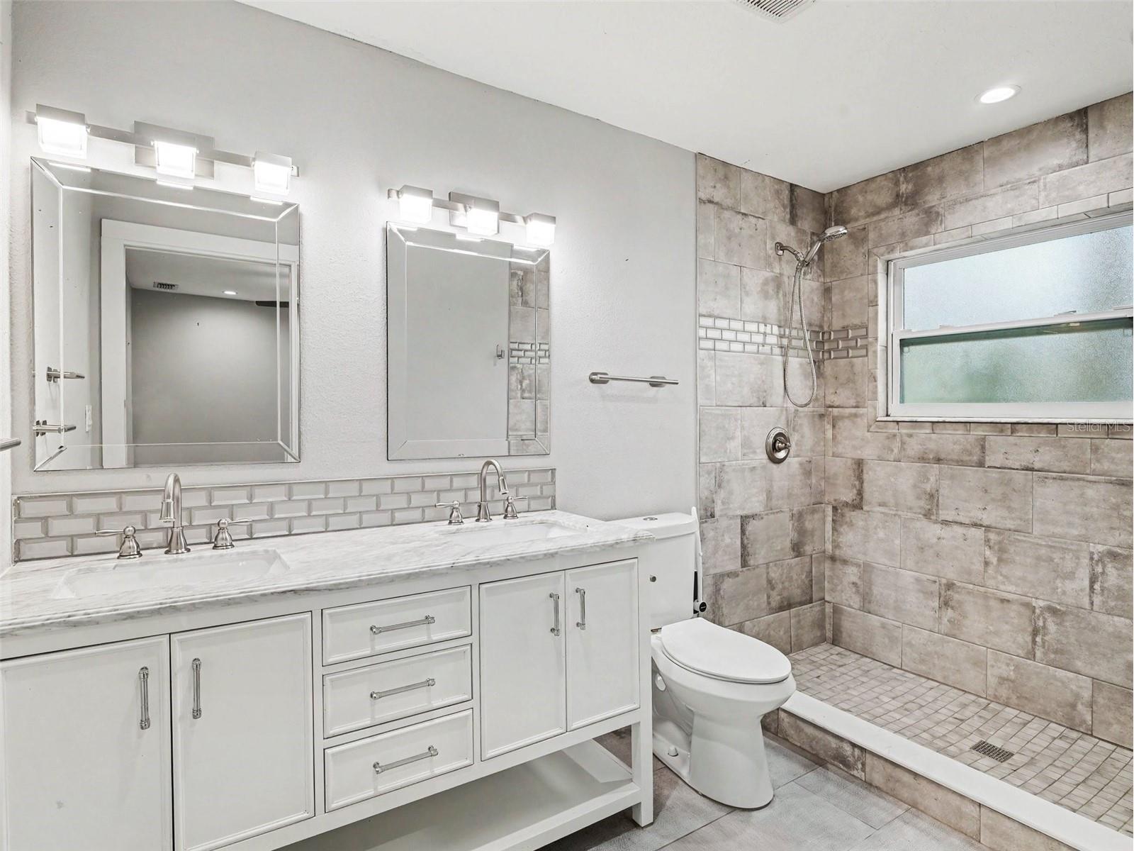 2746 Hibiscus Street Sarasota FL 34239 O6404525 image25